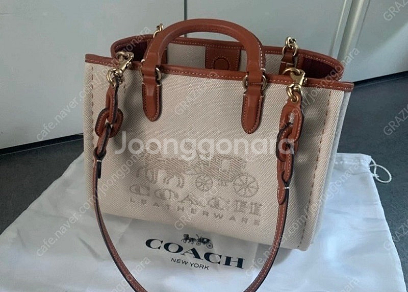 코치 리즈 캔버스백--1