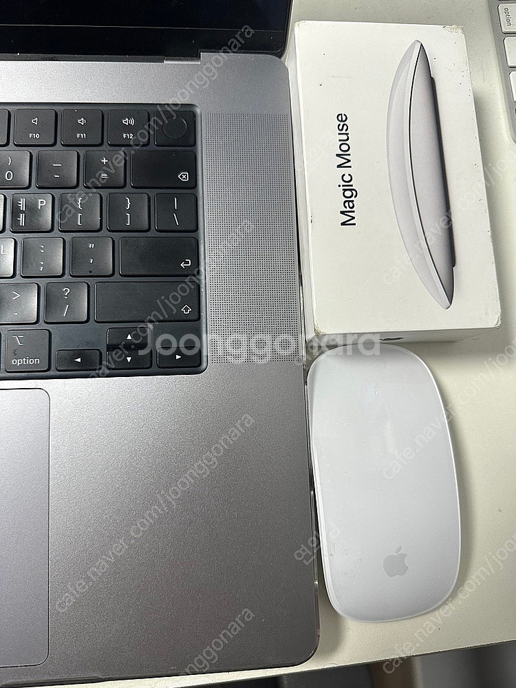 M1 맥북 프로 16인치 21년형 16코어 512GB--2