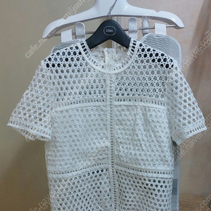 아일렛 블라우스