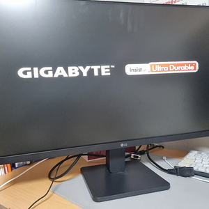 LG 27인치 최신 LED 모니터 27MR400 1대 팝니다.