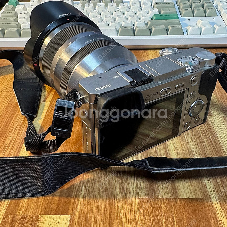 소니 a6000 실버 (번들렌 포함) + SEL1820...--3