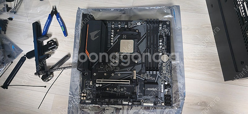 GIGABYTE B550M AORUS ELITE 팝니다...--0