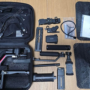 DJI 로닌 RS4 PRO COMBO 짐벌