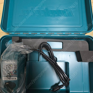 마끼다 충전기 7.2v~10.8v+케이스 팝니다