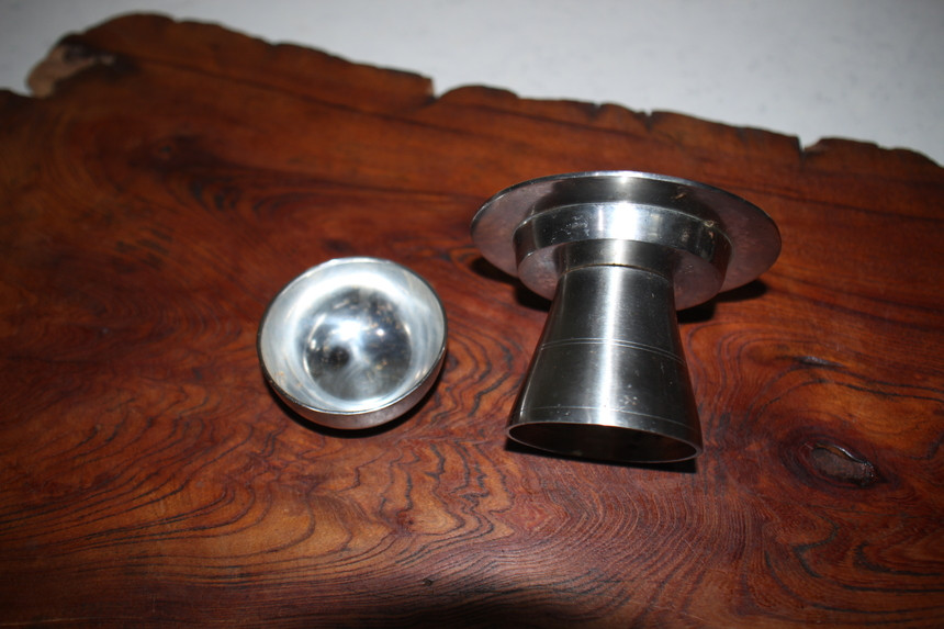 1 백동 유기 술잔 및 잔받침 1개 제사 성묘 명절 추석 설날 차례상 조상 추도식 찻상 목기 그릇 술병 찻잔 이미지