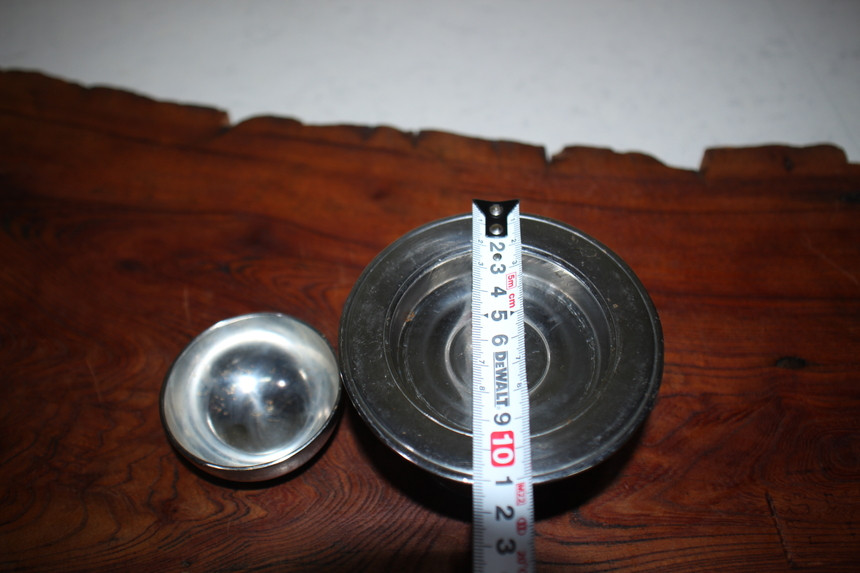 1 백동 유기 술잔 및 잔받침 1개 제사 성묘 명절 추석 설날 차례상 조상 추도식 찻상 목기 그릇 술병 찻잔 이미지