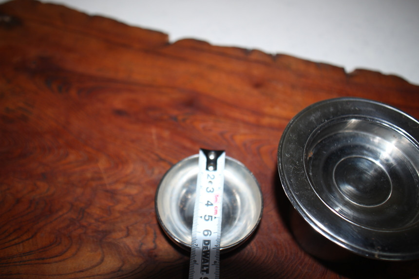 1 백동 유기 술잔 및 잔받침 1개 제사 성묘 명절 추석 설날 차례상 조상 추도식 찻상 목기 그릇 술병 찻잔 이미지