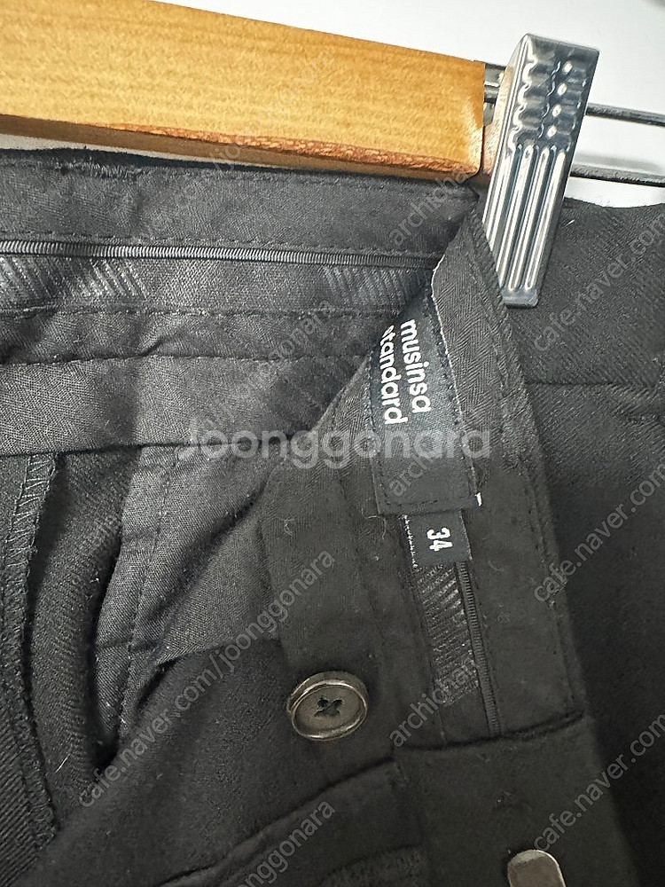 무신사 스탠다드 무탠다드 와이드 히든 밴딩 슬랙스 블랙...--2