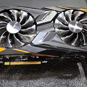 GIGABYTE RADEON RX VEGA 64 GAMING OC 8G