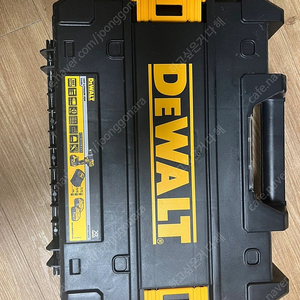디월트 드릴 DCD796