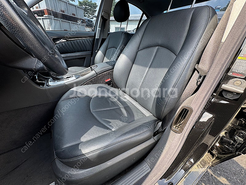 벤츠 W211 E320 전기형 부품차 각개합니다 뒷범퍼...--4