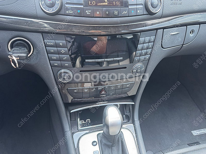 벤츠 W211 E320 전기형 부품차 각개합니다 뒷범퍼...--6