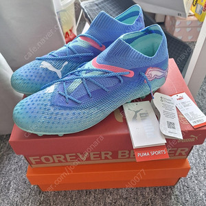 푸마 퓨처7 얼티메이트 MG 280사이즈 판매합니다.