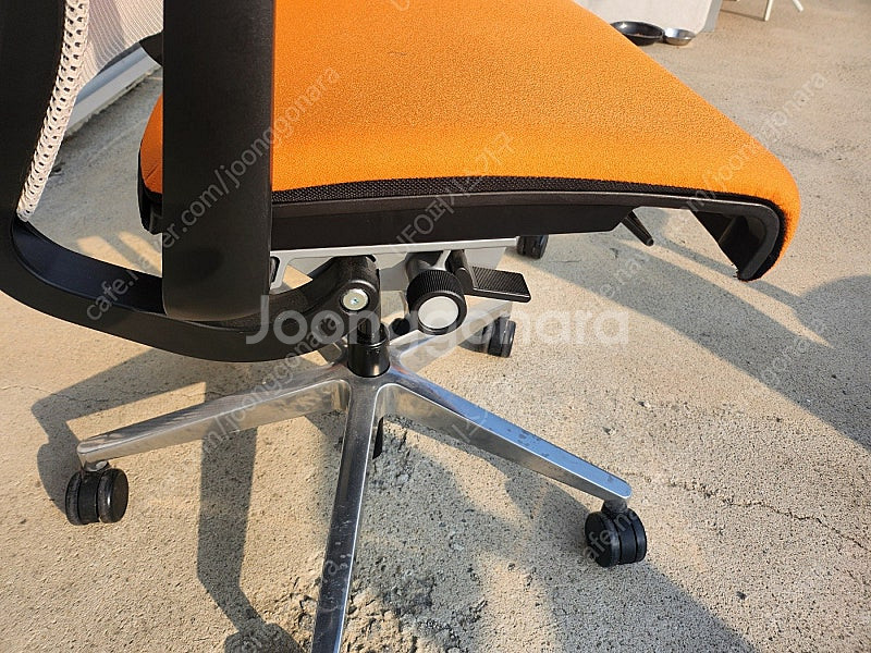 신형 신품급 수입 명품의자 스틸케이스 씽크체어V2 3D...--9