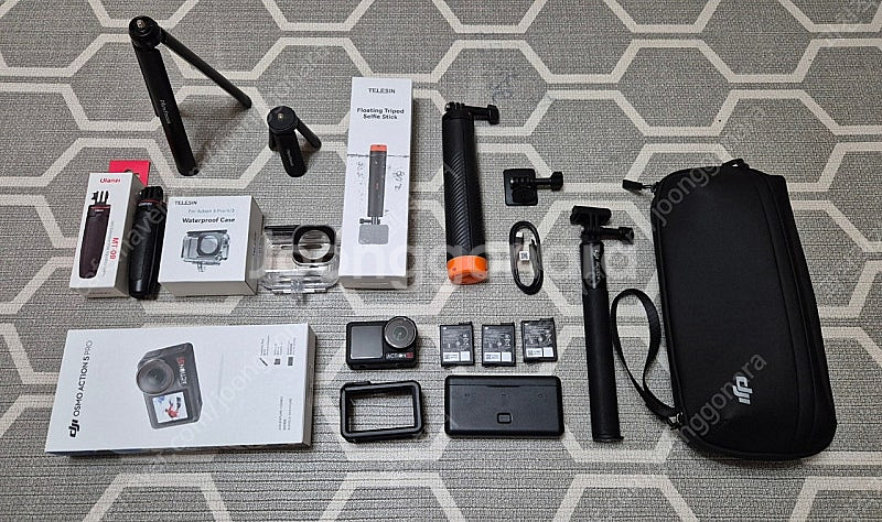 (S급)DJI 오즈모 액션5프로 어드벤쳐 콤보 + 정품...--0