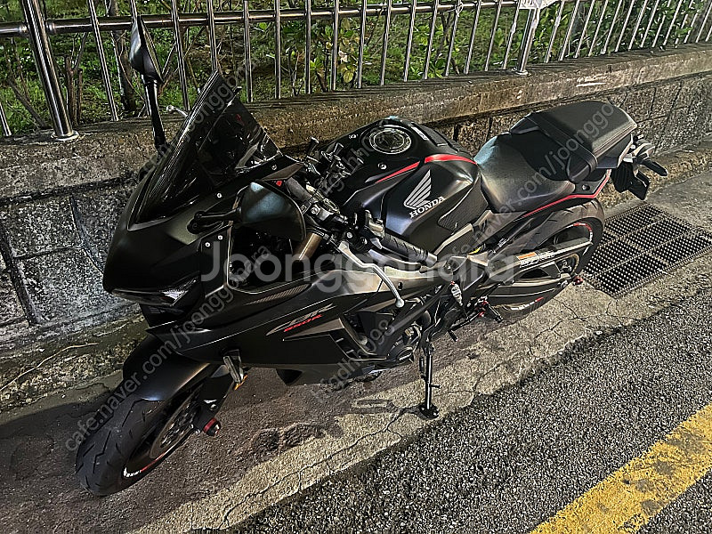 (부산) 19년식 cbr650r 판매합니다--0