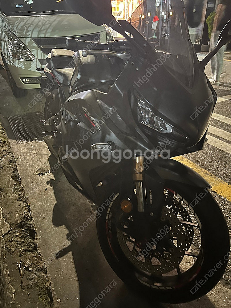 (부산) 19년식 cbr650r 판매합니다--1