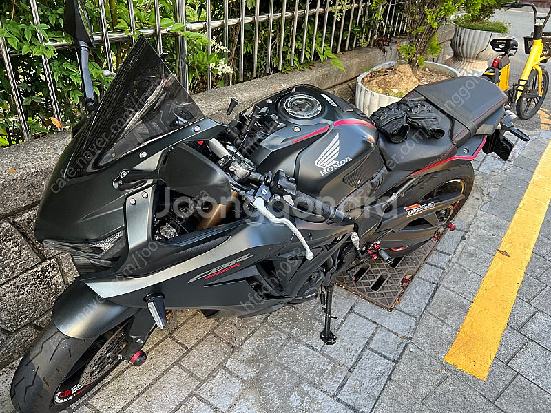 (부산) 19년식 cbr650r 판매합니다--2