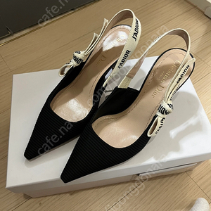 디올 펌프스힐