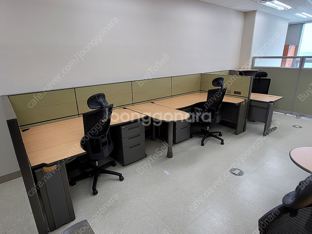 퍼시스 L형책상 메쉬의자 파티션 중고사무용가구 대량판매--1