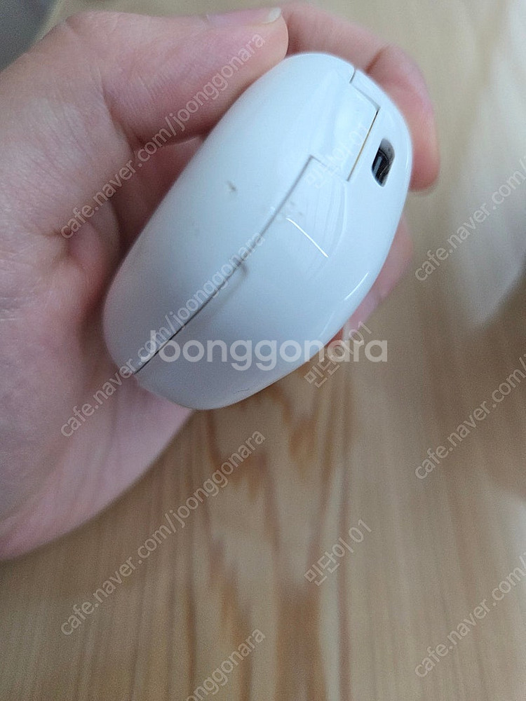 갤럭시 버즈라이브 화이트 팝니다--1