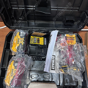디월트 컷소 임패 드릴 함마 로타리 함마 앙카드릴 등등 여러가지 충전공구