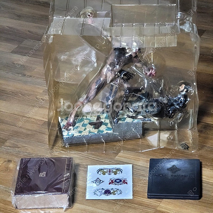 디 오더 1886 프리미엄 에디션 피규어와 CD입니다--1