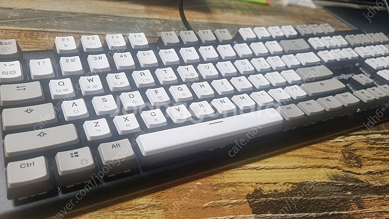 마이크로닉스 MANIC K735 기계식 키보드 판매합니...--1
