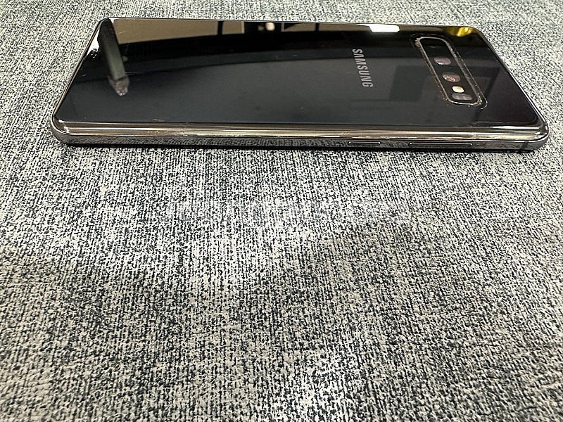 갤럭시S10+ 128G 블랙 미파손 작은 점 멍 10만...--5