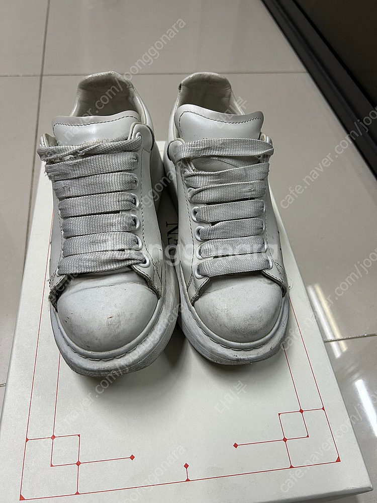 (가격내림)알렉산더맥퀸 여성스니커즈--2