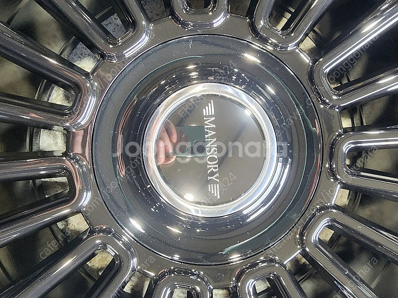 [판매] 카니발등 현대기아 SUV전용 블랙 만소리 20인치 휠타이어 원가에 팔아요--5