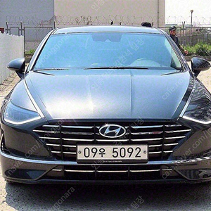 소나타 중고 쏘나타 DN8 중고차 회색 2020년식 21,043km 2.0 프리미엄 패밀리 실매물중고차