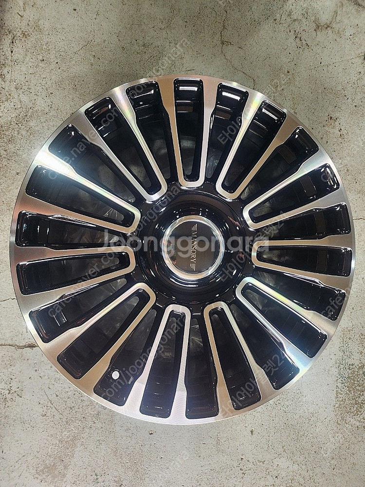 [판매] 모하비 전용 만소리 20인치 휠타이어팝니다. 최저가 (가격내림) 노마진--0