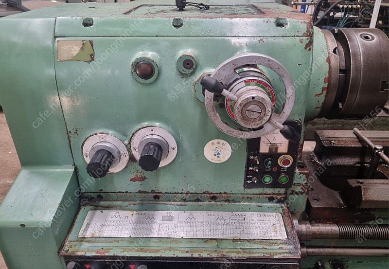 한국공작기계선반 680*1500 이미지