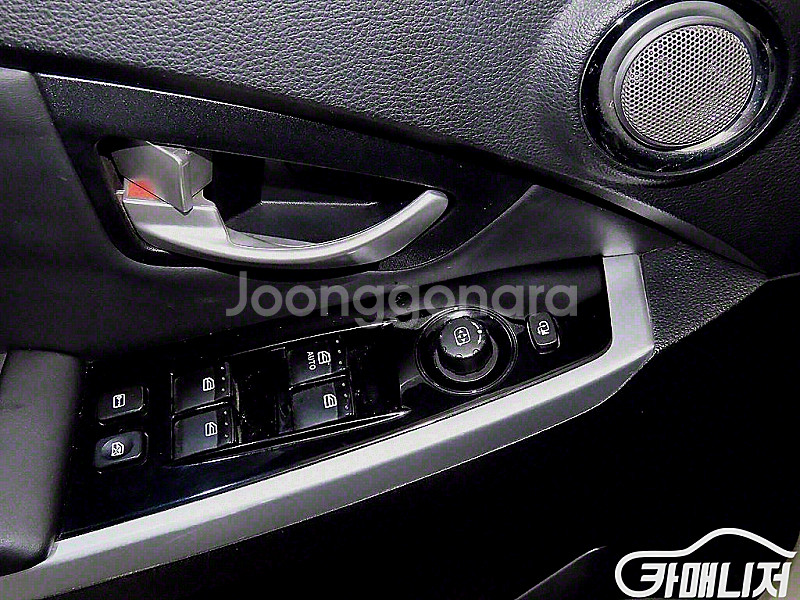 [KG모빌리티(쌍용) ]뉴코란도C 2WD 2.0 CVT...--5
