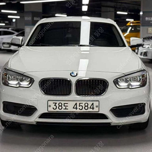 BMW 1시리즈 중고 BMW 1시리즈 중고차 할부 BMW 118D 중고 흰색 2017년식 87,041km 118d 조이 수원중고차