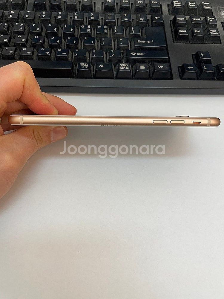 아이폰8플러스 골드 64GB 배터리93% 상태좋은 중고...--6