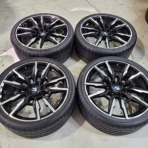 <판매> BMW G30 5시리즈 장착용 895M 20인치 순정품휠타 싸게 판매