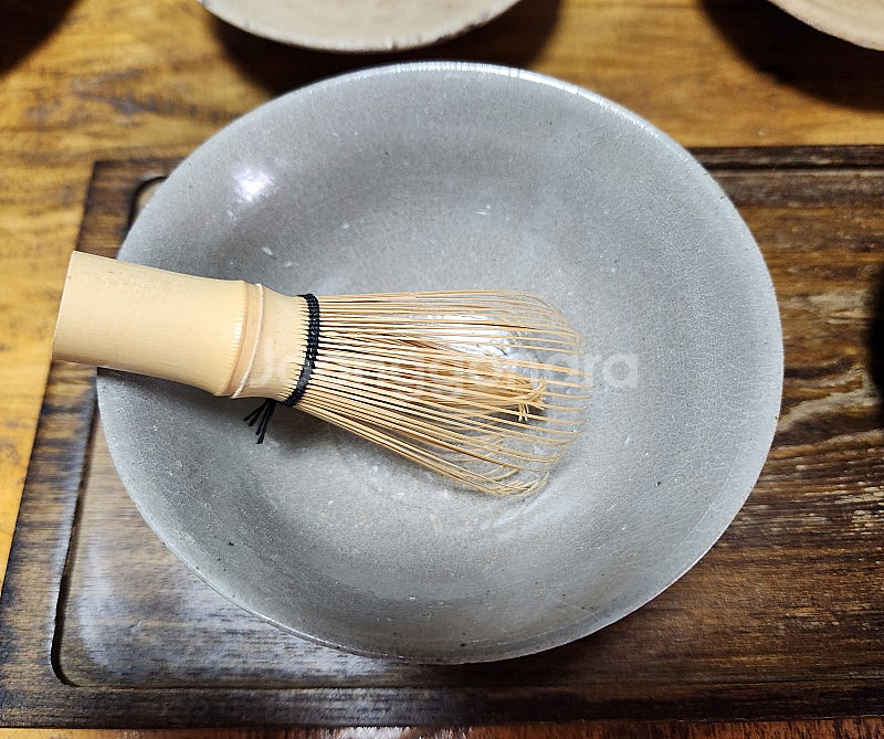 대구골동품 조선중기 관요사기 조선백자 다완--3