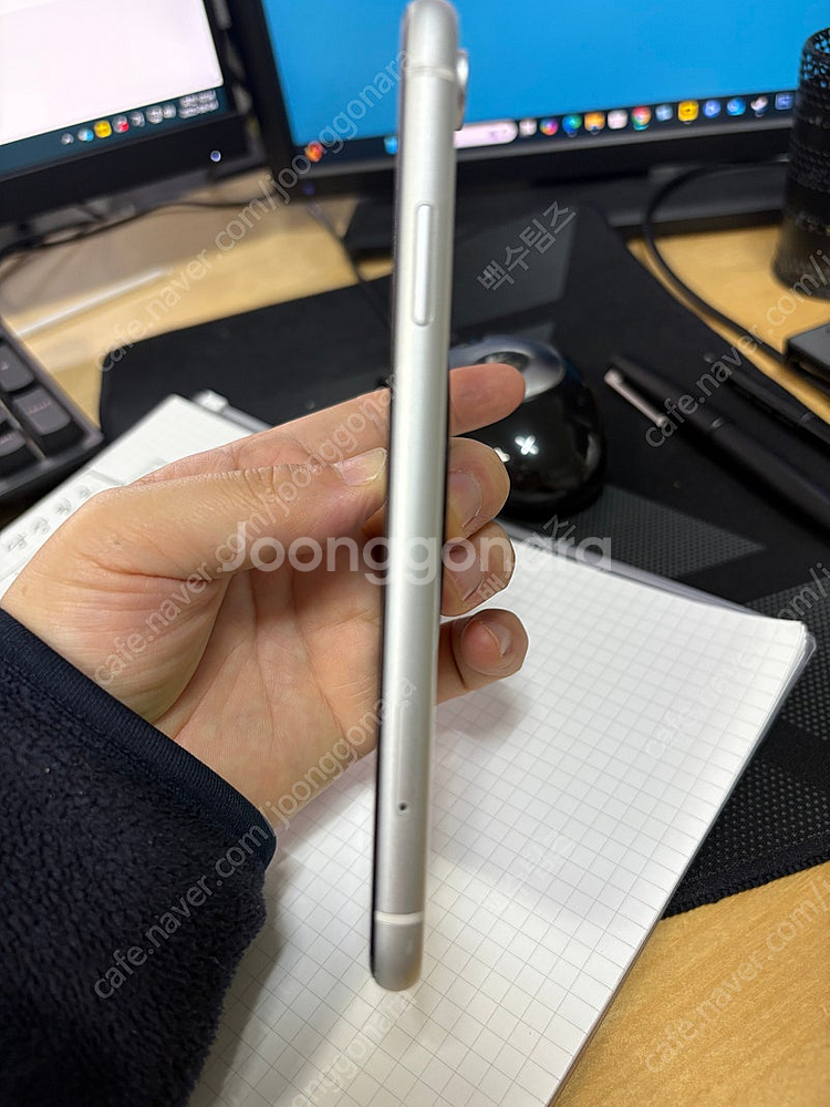 액정 파손됐는데 터치는 되는 아이폰 XR 판매합니다--4