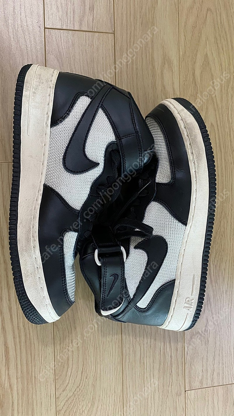 나이키 에어포스1 미드07 검흰 265--4