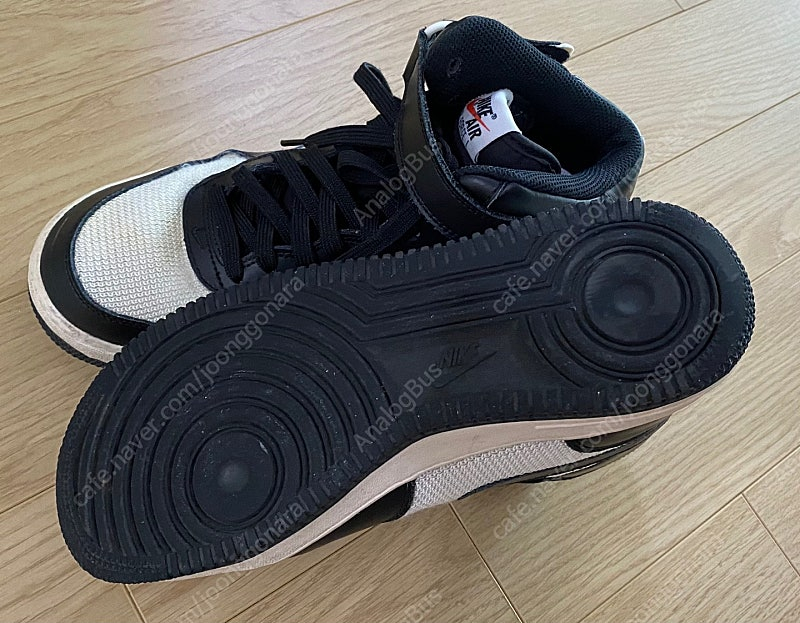 나이키 에어포스1 미드07 검흰 265--6