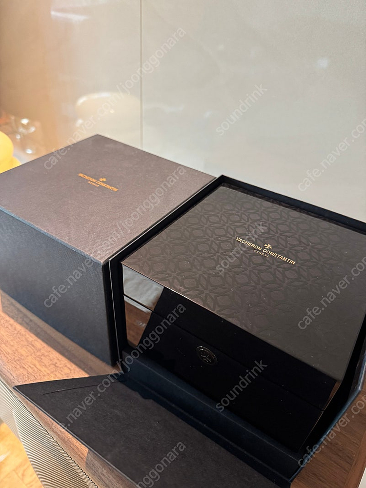 바쉐론 콘스탄틴 오버시즈 듀얼타임 7900V 이미지