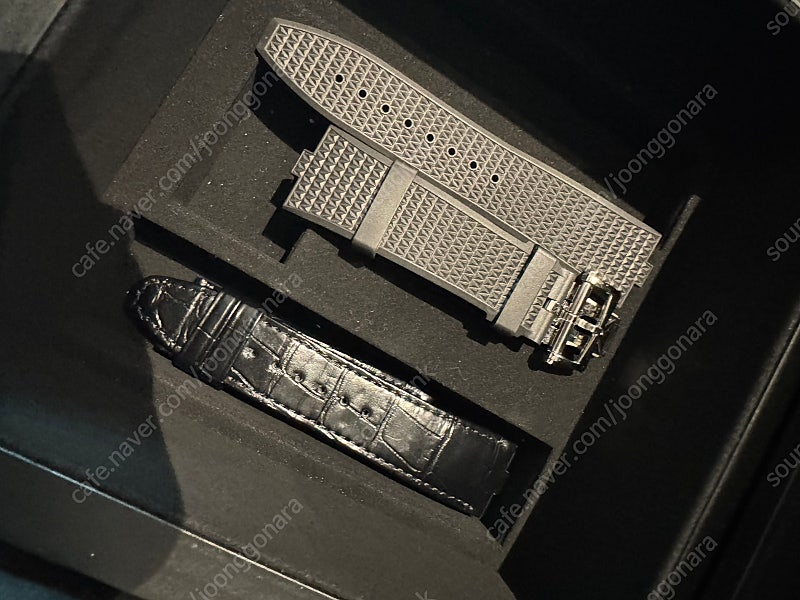 바쉐론 콘스탄틴 오버시즈 듀얼타임 7900V 이미지