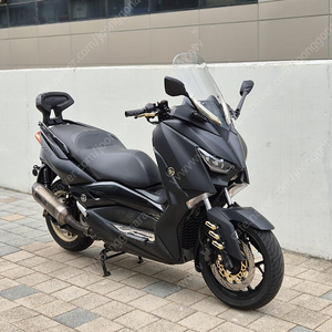 2020년식 xmax 엑스맥스 멧블랙 판매합니다.