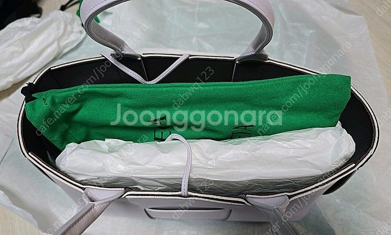 (새상품) 보테가베네타 아르코 토트백 스몰--3