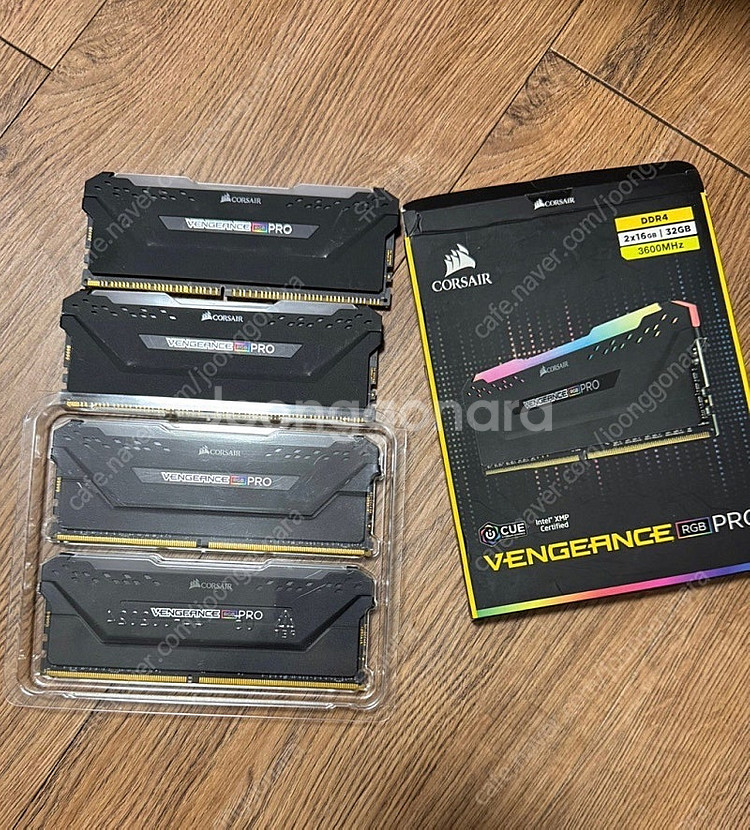 커세어 벤전스 프로 RGB DDR4 32G 팝니다(cl...--0