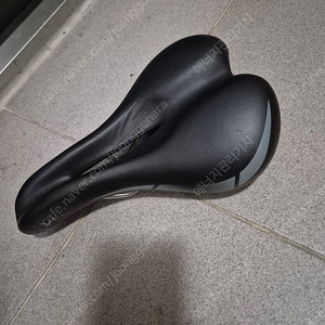 자전거 안장 팝니다