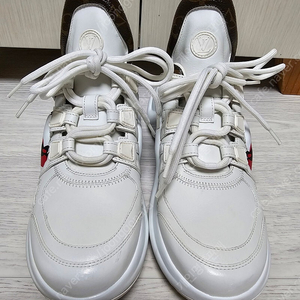 정품 여성 루이비통 게임온 아치라이트 37(볼좁은235-240mm)