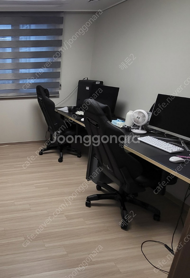 데스커 컴퓨터책상 2개--0
